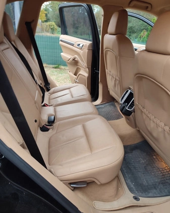 Porsche Cayenne cena 62000 przebieg: 283000, rok produkcji 2011 z Warszawa małe 121